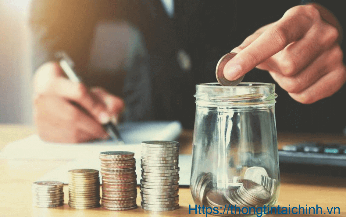 Rút tiền gửi tiết kiệm hay đầu tư chứng khoán?