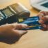 Bí quyết giảm tối đa phí thường niên thẻ tín dụng